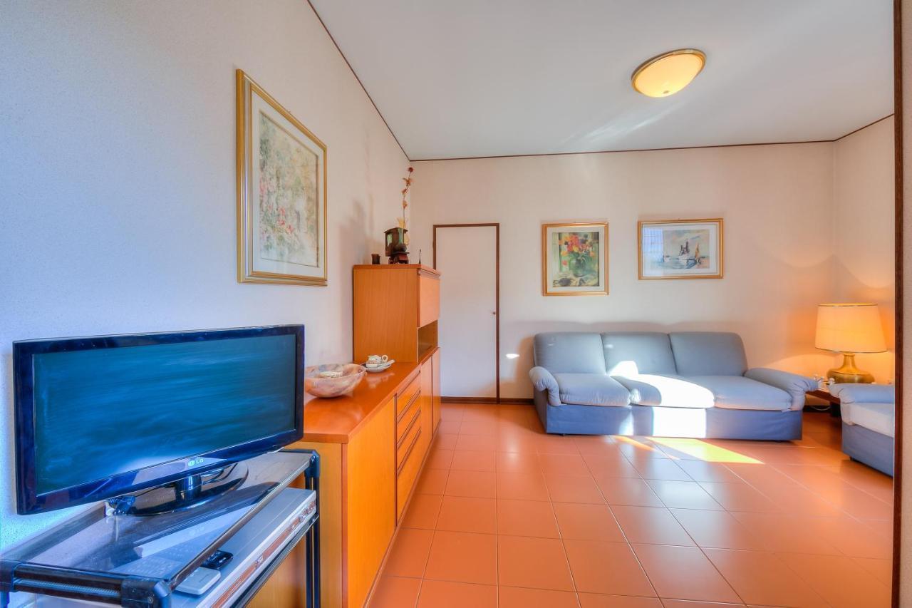 Laura's Cozy Center - Happy Apartment