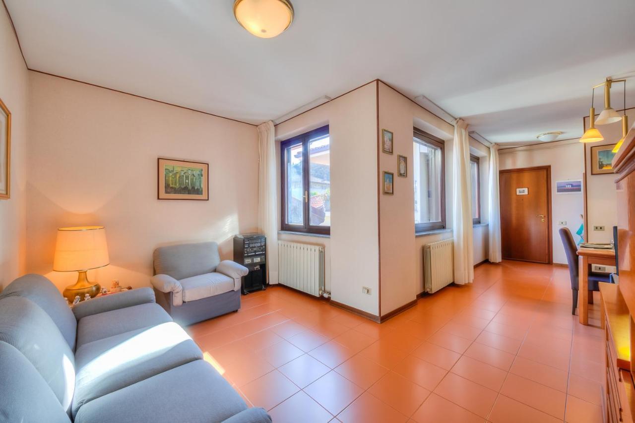 Laura's Cozy Center - Happy Apartment