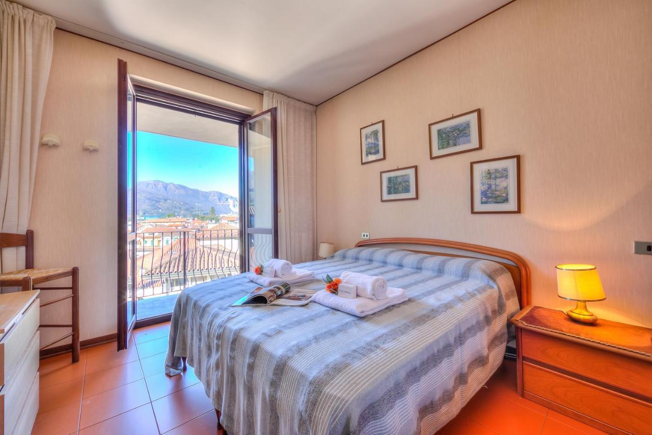 Laura's Cozy Center - Happy * Stresa